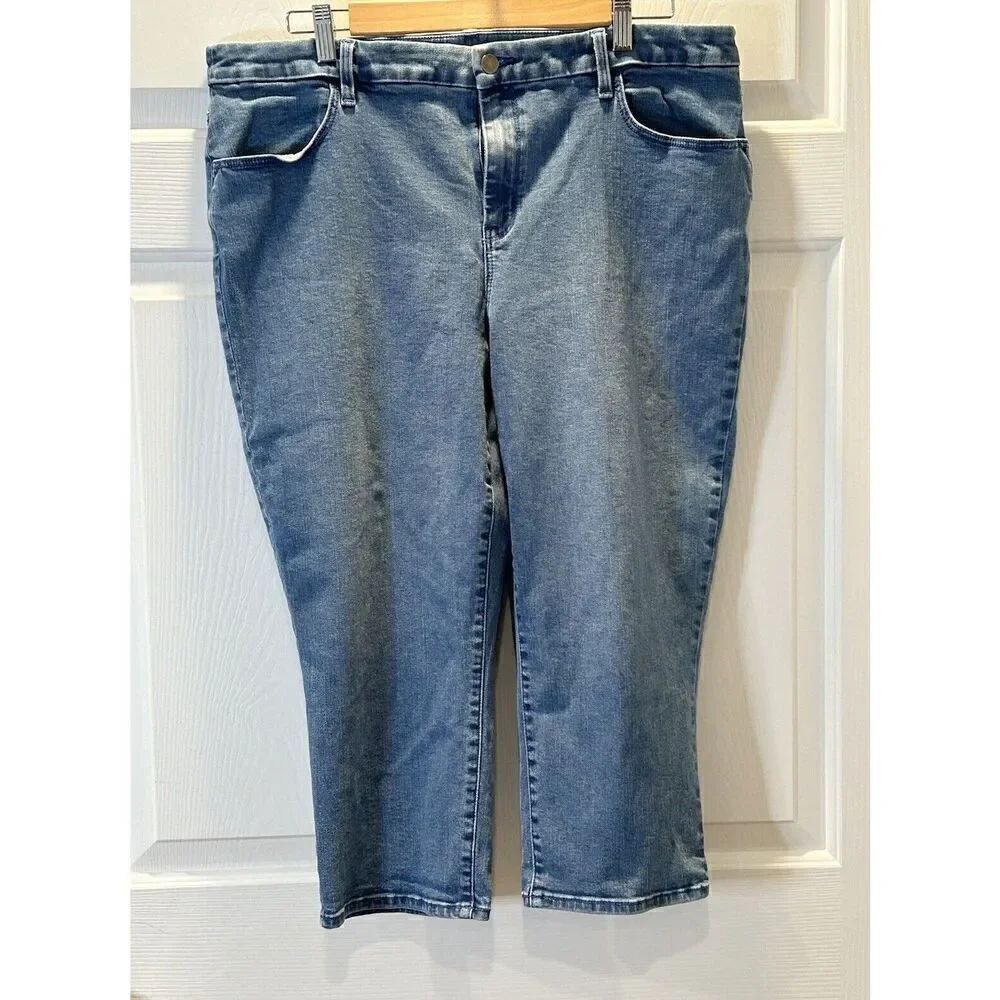 Chico's Perfect Stretch Girlfriend Slim Leg Capri Dark Jean Size 3 Women’s 16